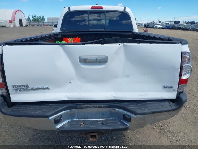 12647920 :رقم المزاد ، 5TFMU4FN1FX028776 vin ، 2015 Toyota Tacoma V6 مزاد بيع