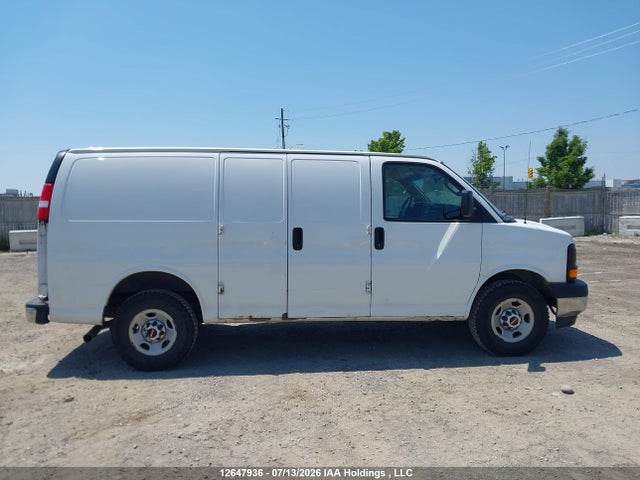 GMC Savana 2500 Work Van 2017 1GTW7AFF1H1309005 Image 12