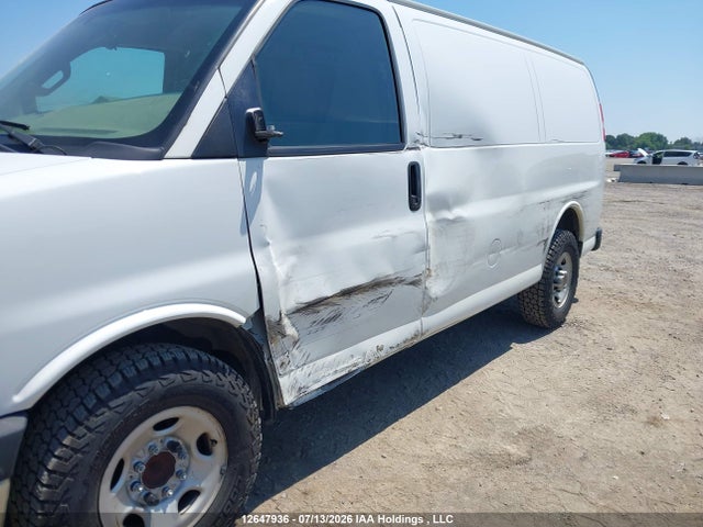 GMC Savana 2500 Work Van 2017 1GTW7AFF1H1309005 Image 6