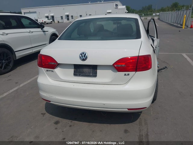 2012 Volkswagen Jetta 2.5l Comfortline/2.5l Sportline მანქანა იყიდება აუქციონზე, vin: 3VWDX7AJXCM384610, აუქციონის ნომერი: 12647947