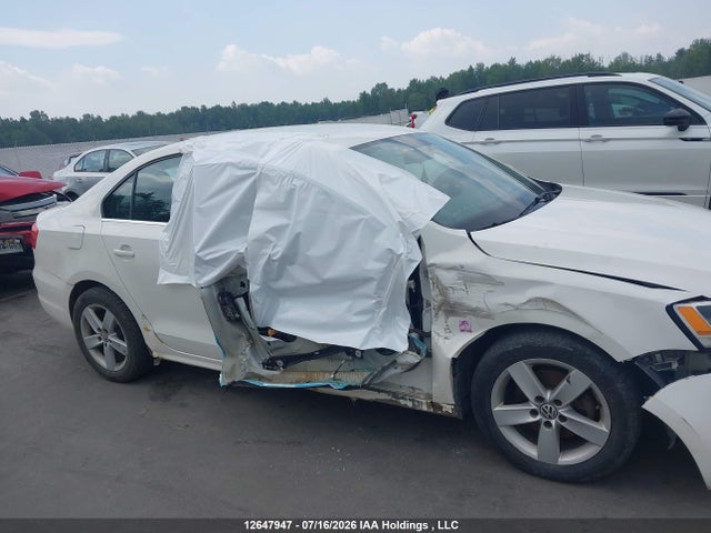 2012 Volkswagen Jetta 2.5l Comfortline/2.5l Sportline მანქანა იყიდება აუქციონზე, vin: 3VWDX7AJXCM384610, აუქციონის ნომერი: 12647947