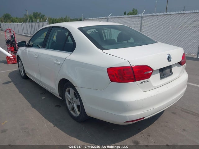 2012 Volkswagen Jetta 2.5l Comfortline/2.5l Sportline მანქანა იყიდება აუქციონზე, vin: 3VWDX7AJXCM384610, აუქციონის ნომერი: 12647947