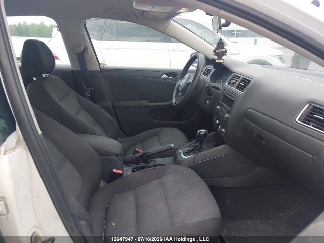 2012 Volkswagen Jetta 2.5l Comfortline/2.5l Sportline მანქანა იყიდება აუქციონზე, vin: 3VWDX7AJXCM384610, აუქციონის ნომერი: 12647947