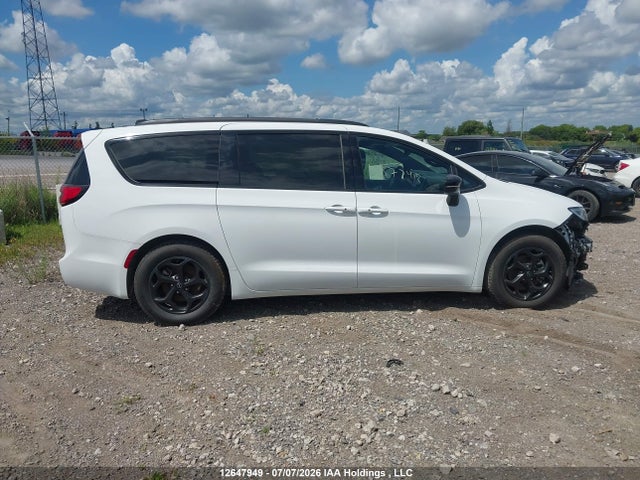 Chrysler Pacifica Limited 2025 2C4RC1GG7SR602183 Image 14