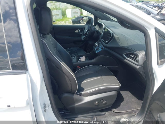 Chrysler Pacifica Limited 2025 2C4RC1GG7SR602183 Image 5