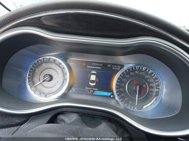 Chrysler 200 C 2016 1C3CCCCG1GN187068 Image 7