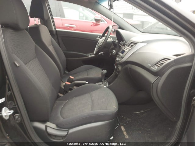 12648045 :رقم المزاد ، KMHCT5AE3FU228891 vin ، 2015 Hyundai Accent مزاد بيع