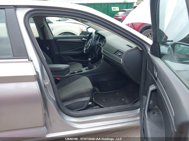 3VWN57BU5MM046777 Volkswagen Jetta S/r-line
