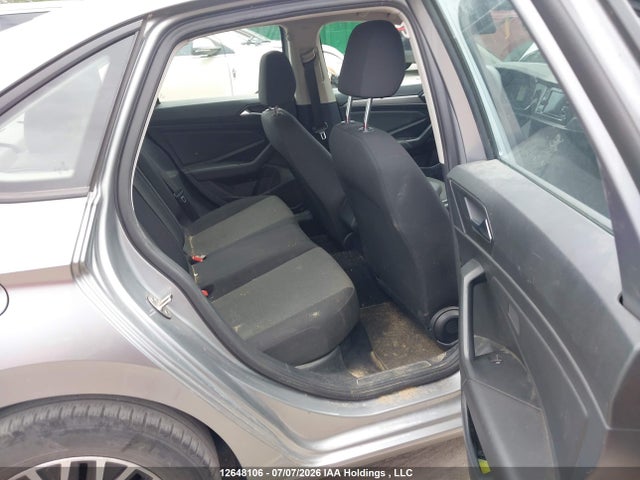 3VWN57BU5MM046777 Volkswagen Jetta S/r-line