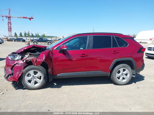 12648164 :رقم المزاد ، 2T3R1RFV8MW191633 vin ، 2021 Toyota Rav4 Xle مزاد بيع