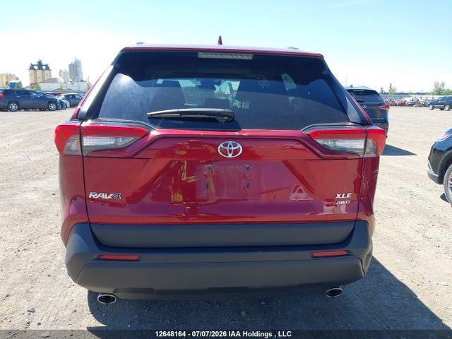 12648164 :رقم المزاد ، 2T3R1RFV8MW191633 vin ، 2021 Toyota Rav4 Xle مزاد بيع