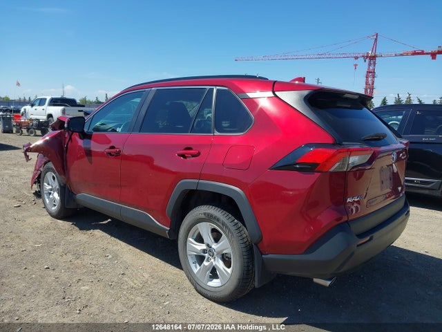 12648164 :رقم المزاد ، 2T3R1RFV8MW191633 vin ، 2021 Toyota Rav4 Xle مزاد بيع