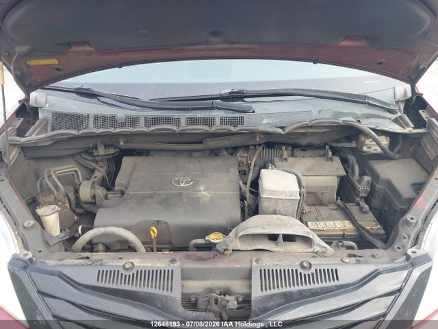 12648193 :رقم المزاد ، 5TDZK3DC0BS002810 vin ، 2011 Toyota Sienna مزاد بيع