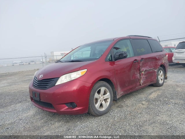 12648193 :رقم المزاد ، 5TDZK3DC0BS002810 vin ، 2011 Toyota Sienna مزاد بيع
