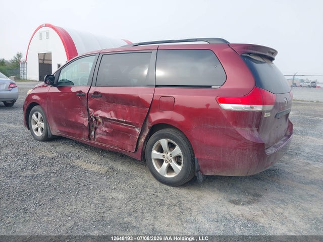 12648193 :رقم المزاد ، 5TDZK3DC0BS002810 vin ، 2011 Toyota Sienna مزاد بيع