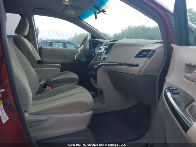 12648193 :رقم المزاد ، 5TDZK3DC0BS002810 vin ، 2011 Toyota Sienna مزاد بيع