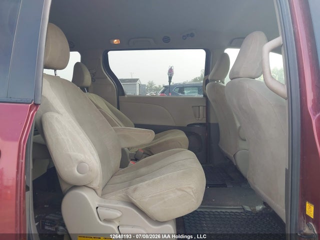 12648193 :رقم المزاد ، 5TDZK3DC0BS002810 vin ، 2011 Toyota Sienna مزاد بيع