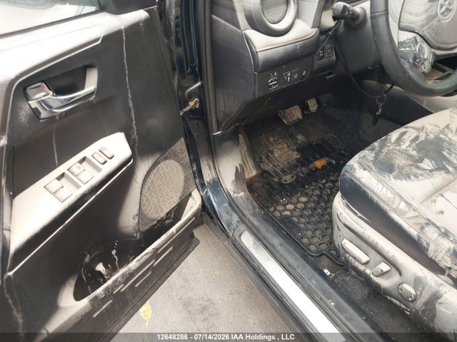 2T3JFREVXHW692805 Toyota RAV4