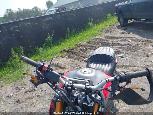 Yamaha FZ09 2015 JYARN33NXFA000930 Image 12