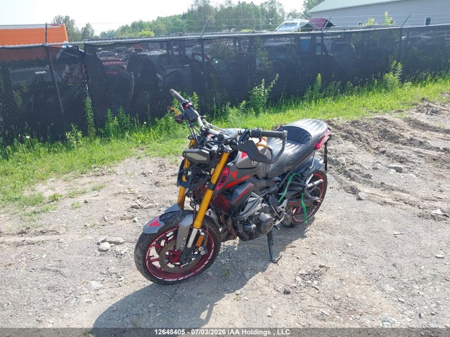 Yamaha FZ09 2015 JYARN33NXFA000930 Image 2