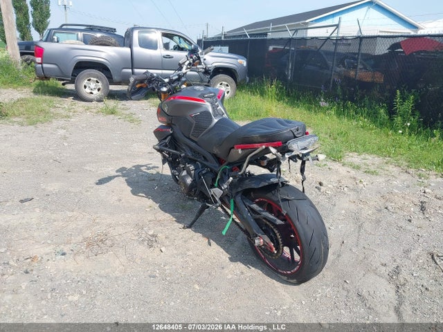 Yamaha FZ09 2015 JYARN33NXFA000930 Image 3
