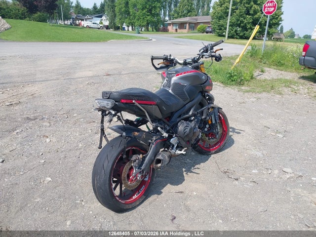Yamaha FZ09 2015 JYARN33NXFA000930 Image 4