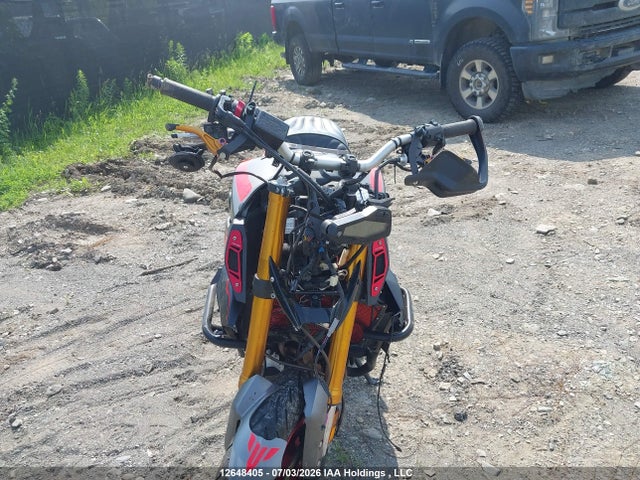 Yamaha FZ09 2015 JYARN33NXFA000930 Image 5