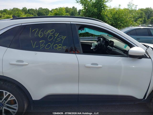 Продаж на аукціоні авто 2022 Ford Escape Sel Hybrid, vin: 1FMCU9CZ2NUB01083, номер лоту: 12648439