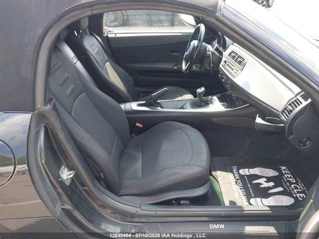 12648464 :رقم المزاد ، 4USBT33544LR69176 vin ، 2004 Bmw Z4 2.5i مزاد بيع