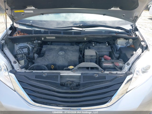 12648586 :رقم المزاد ، 5TDJK3DC2BS013143 vin ، 2011 Toyota Sienna Le مزاد بيع