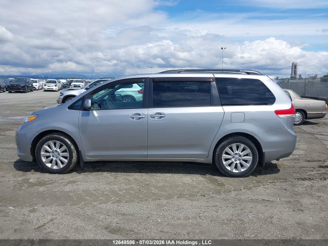 12648586 :رقم المزاد ، 5TDJK3DC2BS013143 vin ، 2011 Toyota Sienna Le مزاد بيع
