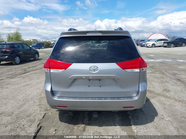 12648586 :رقم المزاد ، 5TDJK3DC2BS013143 vin ، 2011 Toyota Sienna Le مزاد بيع