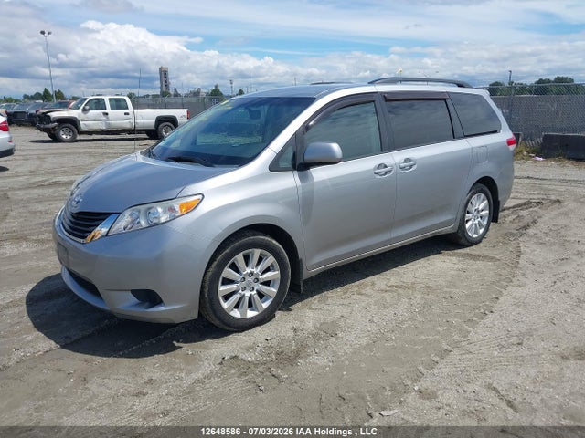 12648586 :رقم المزاد ، 5TDJK3DC2BS013143 vin ، 2011 Toyota Sienna Le مزاد بيع