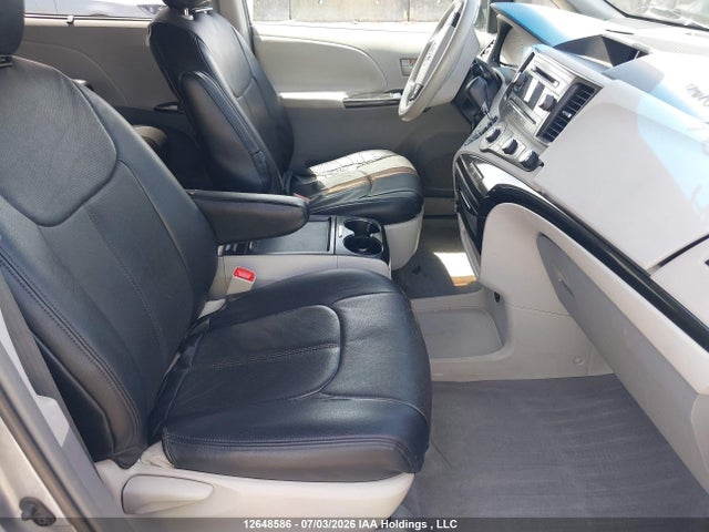 12648586 :رقم المزاد ، 5TDJK3DC2BS013143 vin ، 2011 Toyota Sienna Le مزاد بيع