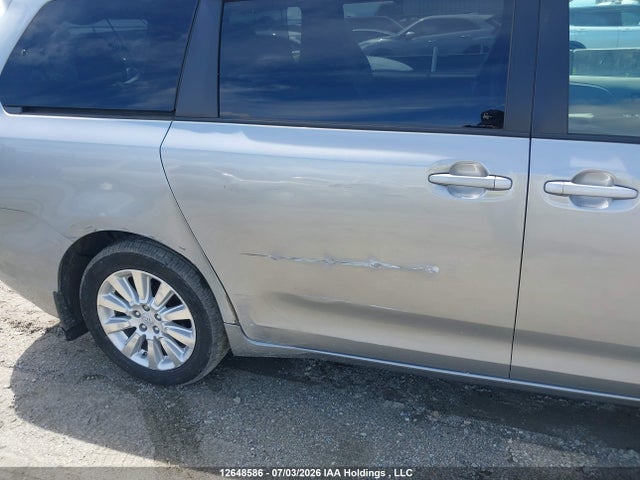 12648586 :رقم المزاد ، 5TDJK3DC2BS013143 vin ، 2011 Toyota Sienna Le مزاد بيع