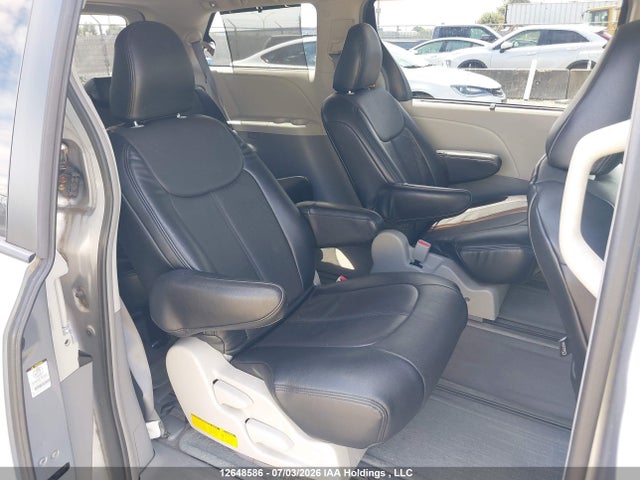 12648586 :رقم المزاد ، 5TDJK3DC2BS013143 vin ، 2011 Toyota Sienna Le مزاد بيع