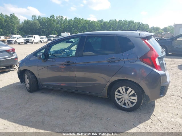 Honda FIT LX 2016 3HGGK5H58GM103083 Image 15