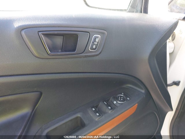 12625885 :رقم المزاد ، MAJ6P1CL7JC196512 vin ، 2018 Ford Ecosport Ses مزاد بيع