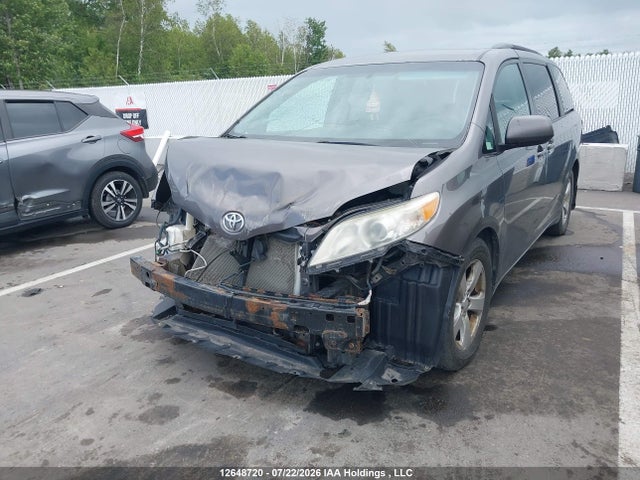 12648720 :رقم المزاد ، 5TDKK3DC6GS753709 vin ، 2016 Toyota Sienna Le V6 مزاد بيع