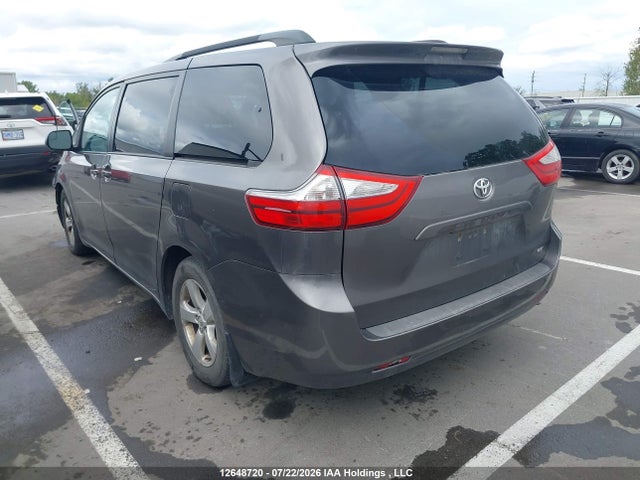 12648720 :رقم المزاد ، 5TDKK3DC6GS753709 vin ، 2016 Toyota Sienna Le V6 مزاد بيع