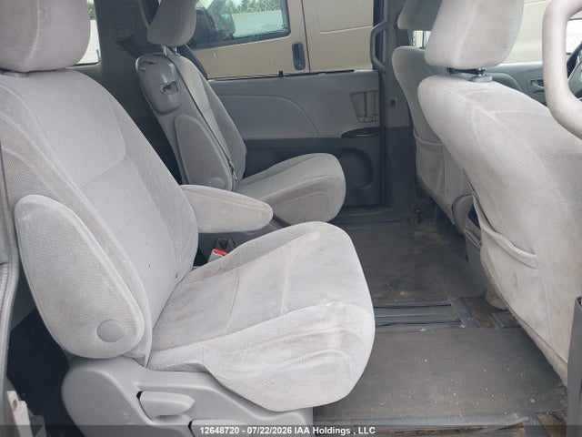 12648720 :رقم المزاد ، 5TDKK3DC6GS753709 vin ، 2016 Toyota Sienna Le V6 مزاد بيع