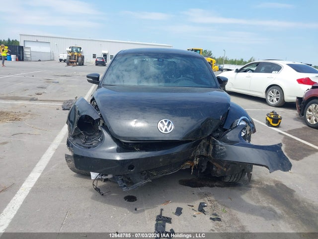 2014 Volkswagen Beetle მანქანა იყიდება აუქციონზე, vin: 3VWRL7AT6EM654826, აუქციონის ნომერი: 12648785