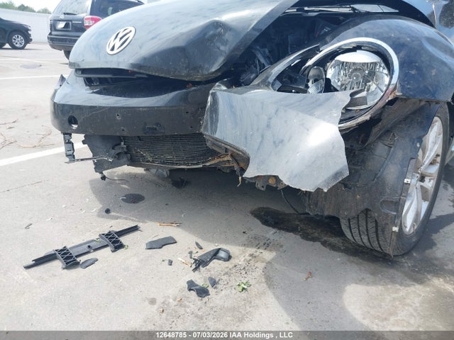 2014 Volkswagen Beetle მანქანა იყიდება აუქციონზე, vin: 3VWRL7AT6EM654826, აუქციონის ნომერი: 12648785