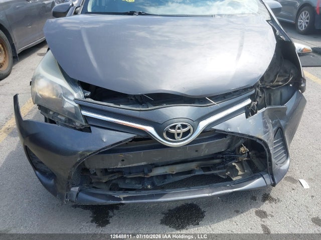 2015 Toyota Yaris Le მანქანა იყიდება აუქციონზე, vin: VNKKTUD34FA055881, აუქციონის ნომერი: 12648811