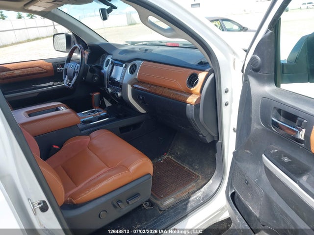 Продаж на аукціоні авто 2017 Toyota Tundra Crewmax 1794/platinum, vin: 5TFAY5F13HX631001, номер лоту: 12648813