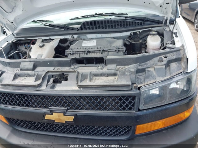 Chevrolet Express G2500 2024 1GCWGBFPXR1244977 Image 10