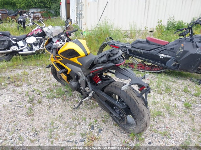 Triumph Motorcycle Daytona 660 2026 SMTL23UF6TTCS6591 Image 3
