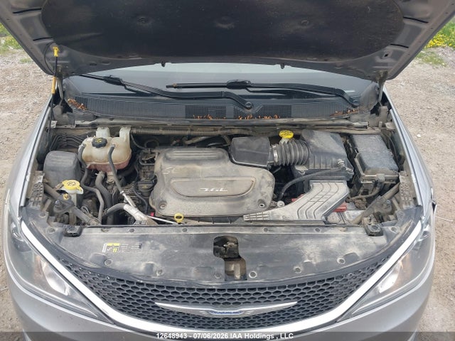 2C4RC1EG3HR758183 Chrysler Pacifica Touring-l