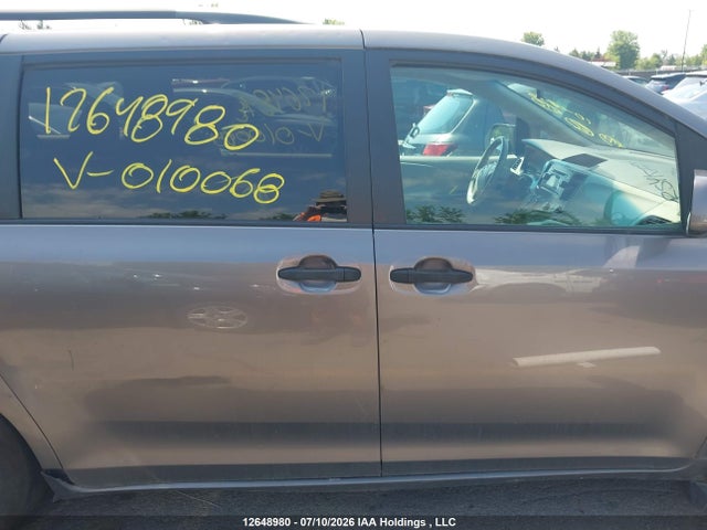 Продажа на аукционе авто 2011 Toyota Sienna V6 7 Passenger, vin: 5TDZK3DC6BS010068, номер лота: 12648980