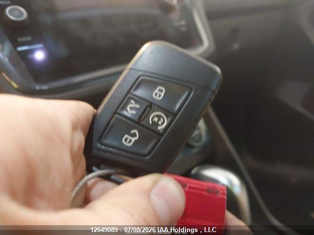 Продажа на аукционе авто 2021 Volkswagen Tiguan Highline, vin: 3VV4B7AXXMM109179, номер лота: 12649089